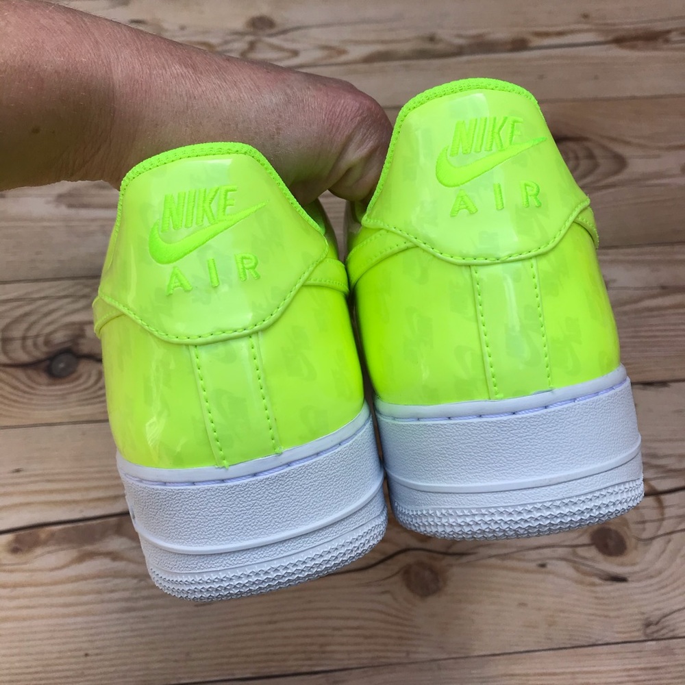 Nike Air Force 1 ‘07 LV8 UV Shoes Volt/White - Picture 10 of 16